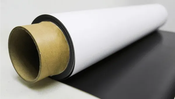 Rollo de vinil magnético dónde comprar en blanco listo para imprimirse y recortarse.